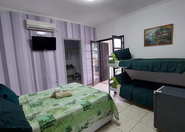 Pousada Nascimentos -Pé na Areia- À 47 Passos do Mar Bertioga
